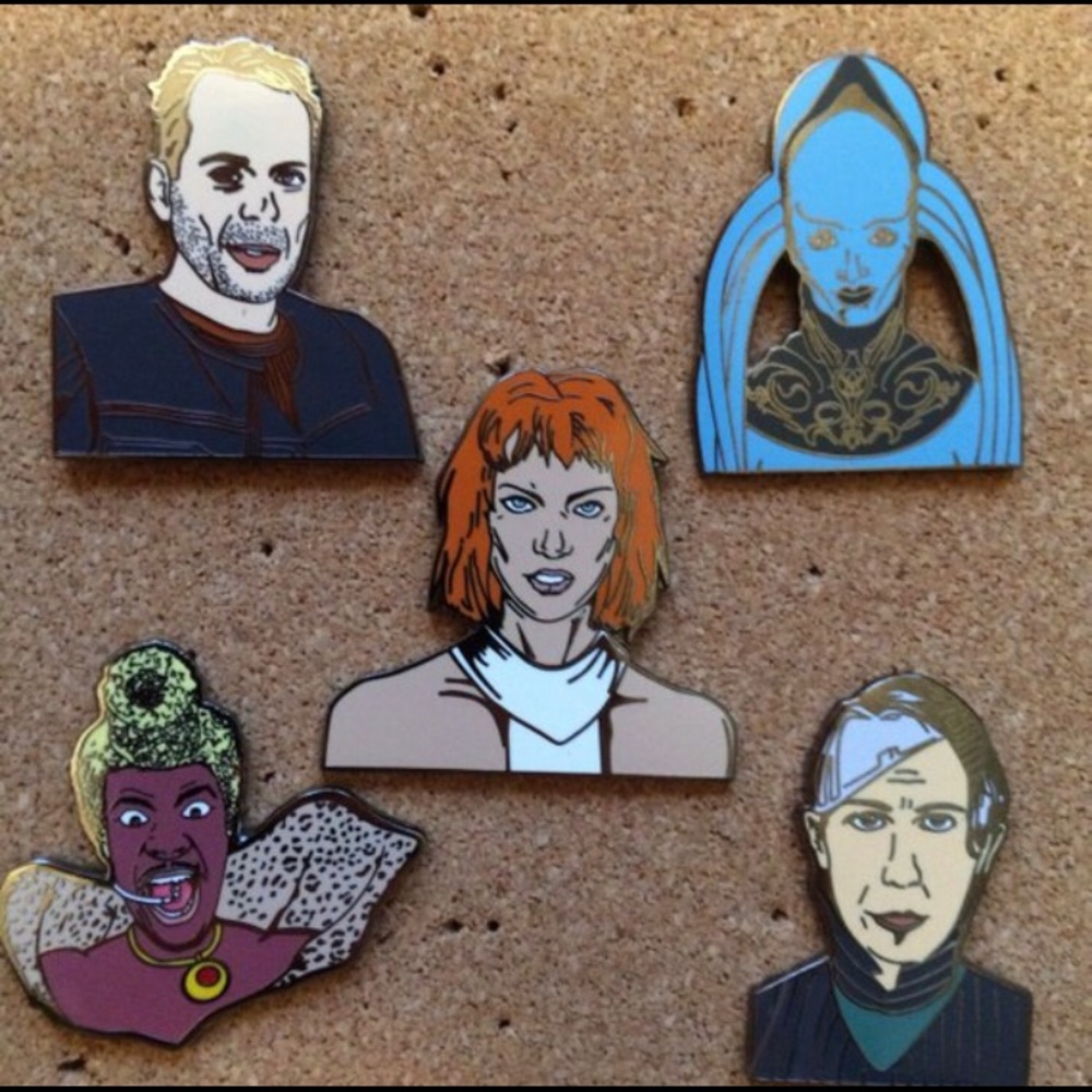 The Fifth Element (Ruby Rhod) Hard Enamel Pin - Picture 2 of 4